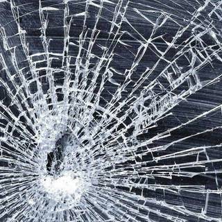 Broken screen iPhone wallpaper