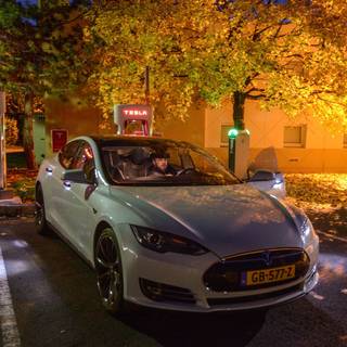 Tesla autumn wallpaper