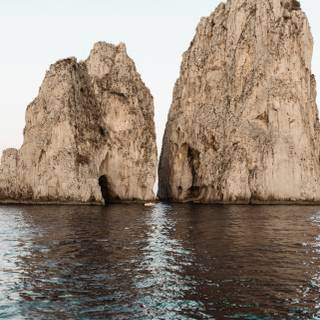 Beige iPhone 14 Pro wallpaper