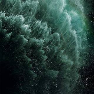 Green iPhone 13 wallpaper