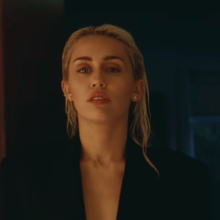 Miley Cyrus Flowers wallpaper