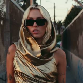 Miley Cyrus Flowers wallpaper