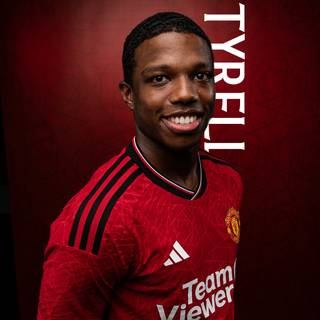 Manchester United 2023/24 season wallpaper