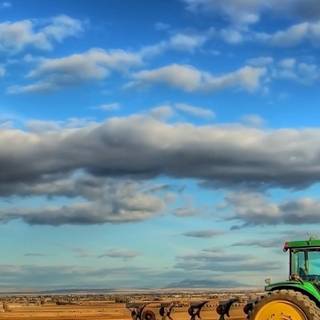 Tractor iPhone wallpaper