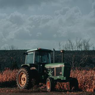 Tractor iPhone wallpaper