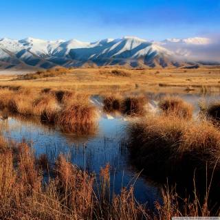Late autumn mountains wallpaper