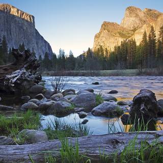 Late autumn mountains wallpaper