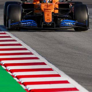 McLaren F1 iPhone wallpaper