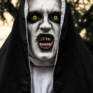 Disturbing face wallpaper