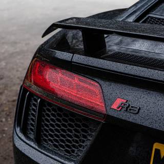 R8 iPhone wallpaper