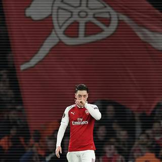 Ozil iPhone wallpaper