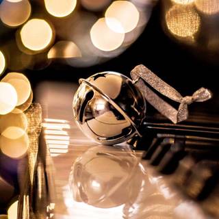 Christmas piano wallpaper