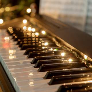 Christmas piano wallpaper