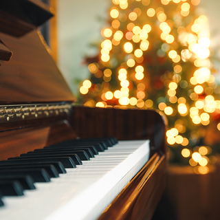 Christmas piano wallpaper