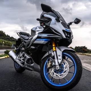 Yamaha R15 4k wallpaper