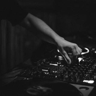 Music 2048x1152 wallpaper