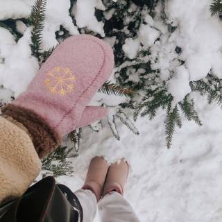 Preppy cozy winter iPad wallpaper