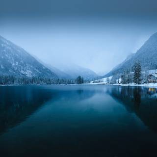 Snowy lake wallpaper