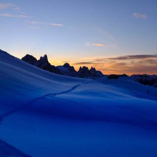 Winter snow trail wallpaper