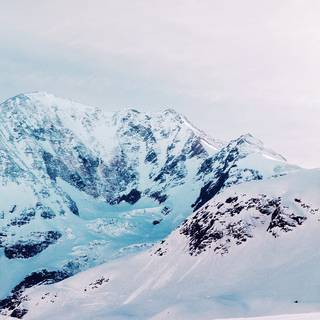 iPhone 15 winter wallpaper