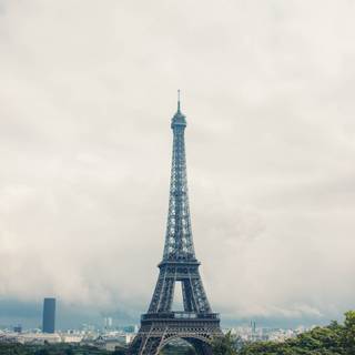 Eiffel Tower iPhone wallpaper
