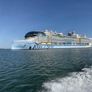 Wonder of the Seas wallpaper