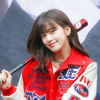 Yujin Ive wallpaper