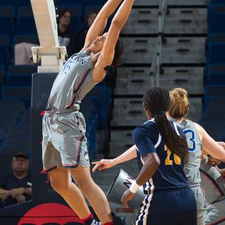 Gabby Williams wallpaper