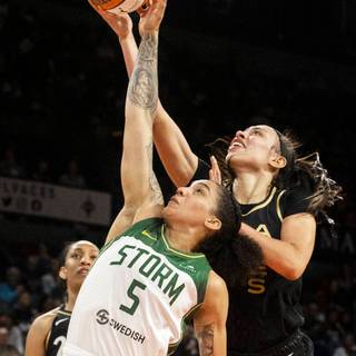 Gabby Williams wallpaper