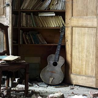 Old guitar wallpaper