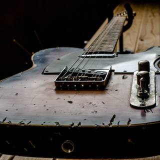 Old guitar wallpaper