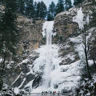Aesthetic simple winter wallpaper