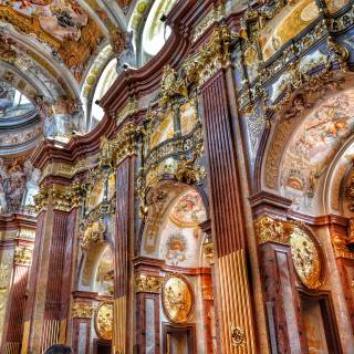 Baroque architecture wallpaper