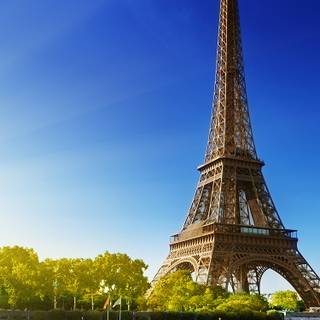 Eiffel Tower iPhone wallpaper