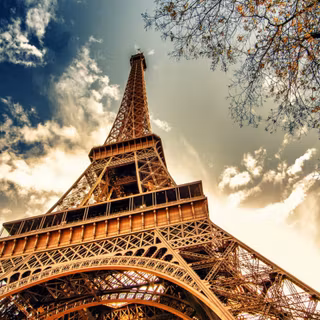 Eiffel Tower iPhone wallpaper