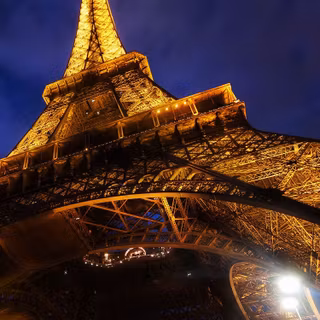 Eiffel Tower iPhone wallpaper