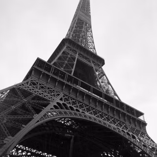 Eiffel Tower iPhone wallpaper