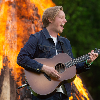 George Ezra Christmas wallpaper