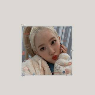 Park Si Eun wallpaper