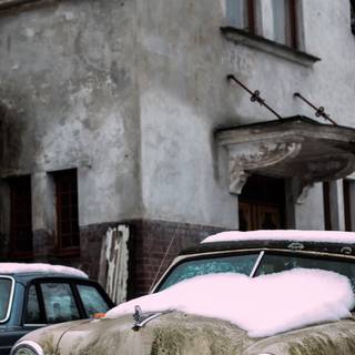 Vintage car winter wallpaper