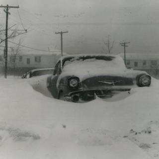 Vintage car winter wallpaper