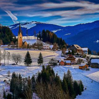 Winter mountain house wallpaper