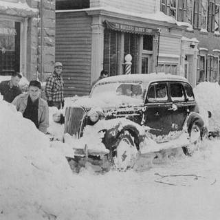 Vintage car winter wallpaper