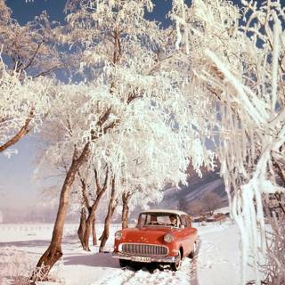 Vintage car winter wallpaper