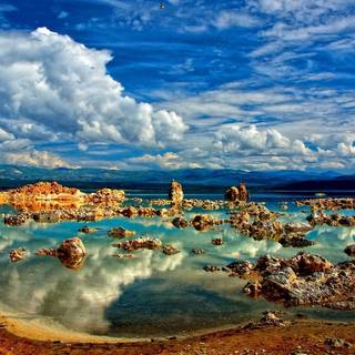 Blue sky reflection wallpaper