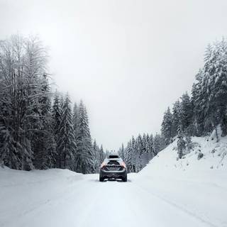 Winter vehicle wallpaper