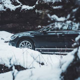 Winter vehicle wallpaper