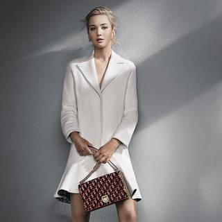 Jennifer Lawrence iPhone wallpaper