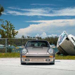 Porsche 911 1983 iPhone wallpaper