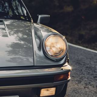 Porsche 911 1983 iPhone wallpaper